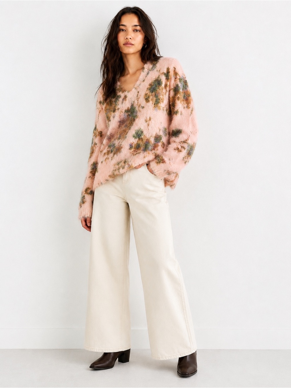 Urban Outfitters Fuzzy Eyelash Knit Floral V-Neck Sweater XS Oversized Cozy